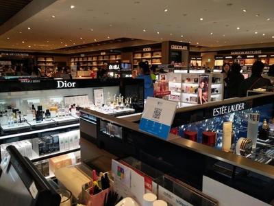 化妆品巨头财报亮眼，日用百货销售中中国消费者成增长引擎